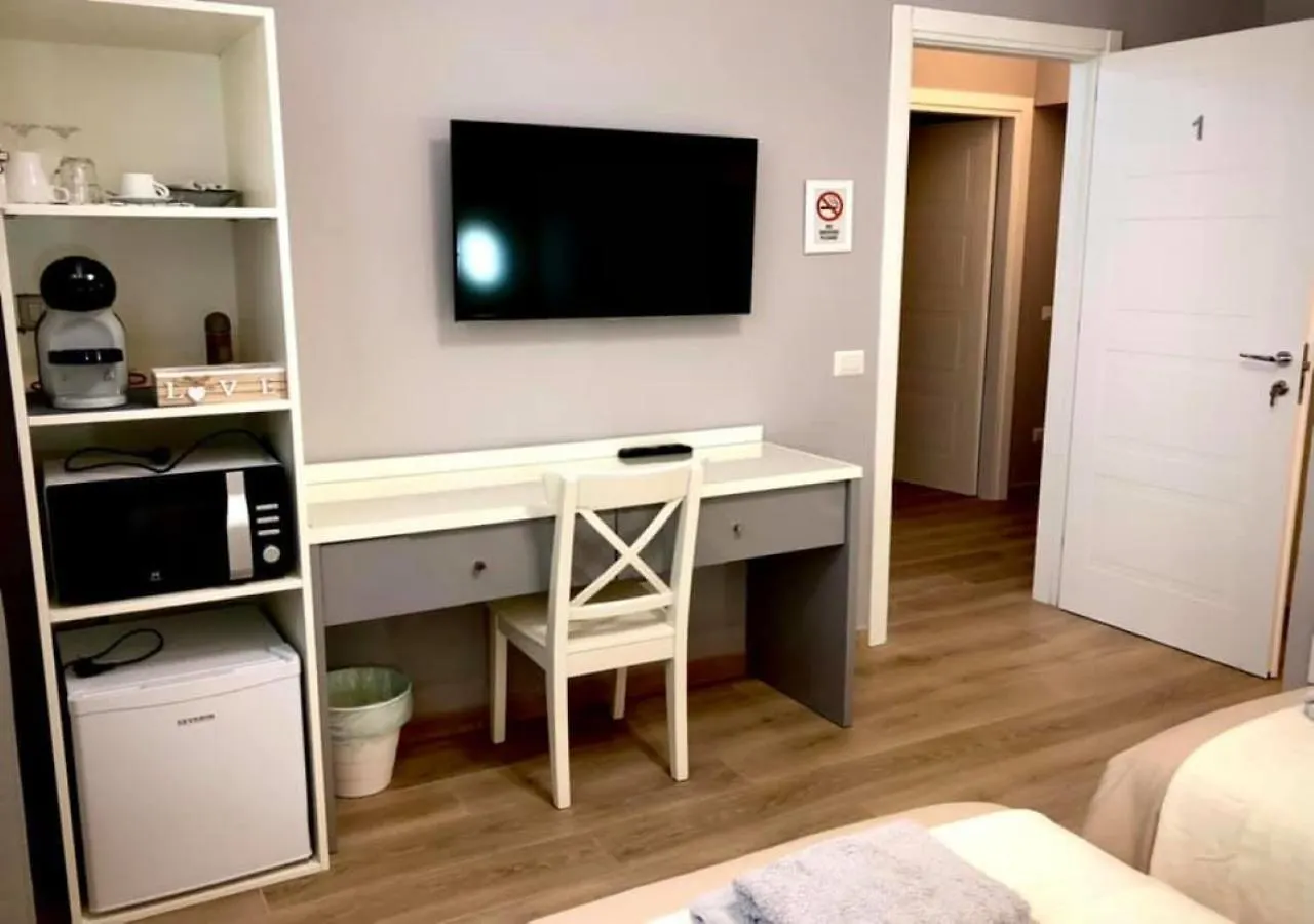 Room Sweet Room 2 Bologna 0*,  Italy