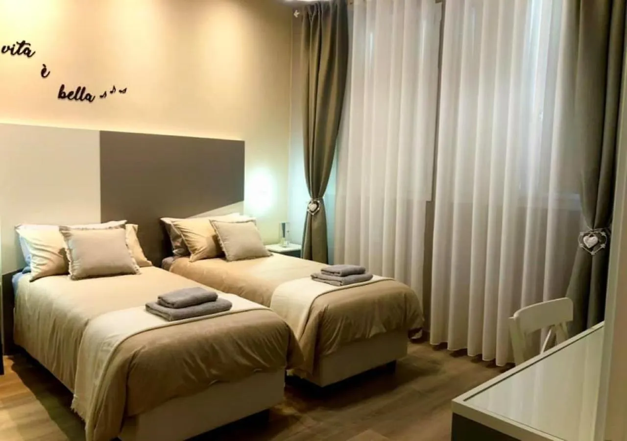 Room Sweet Room 2 Bologne 0*,  Italie